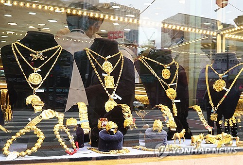 [뉴욕 금가격] 조정 시작하나…2년만 최대폭 급락_임하람