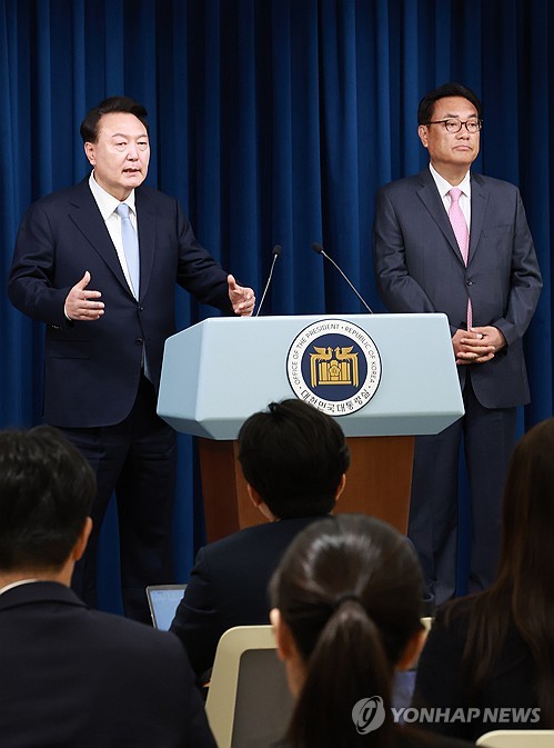 尹·李 영수회담 "국정현안 가감없이 의제로"…날짜는 추후 논의_한종화