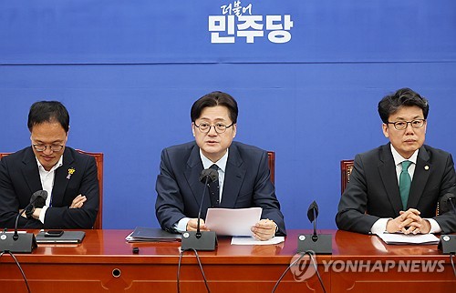 (서울=연합뉴스) 이정훈 기자 = 더불어민주당 홍익표 원내대표가 25일 국회에서 열린 정책조정회의에서 발언하고 있다. 2024.4.25 uwg806@yna.co.kr