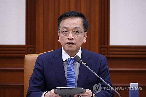(서울=연합뉴스) 황광모 기자 = 최상목 경제부총리 겸 기획재정부 장관이 25일 오전 서울 종로구 정부서울청사에서 열린 대외경제 장관회의에 참석해 발언하고 있다. 2024.4.25 hkmpooh@yna.co.kr