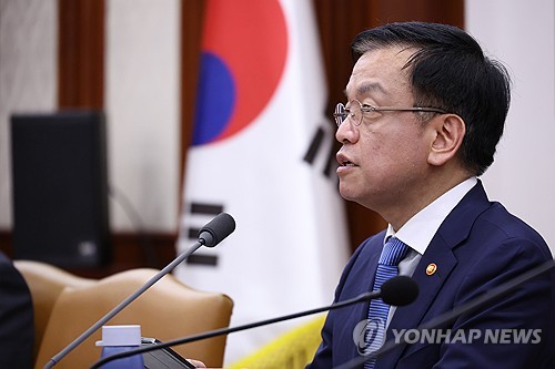 (서울=연합뉴스) 황광모 기자 = 최상목 부총리 겸 기획재정부 장관이 25일 오전 서울 종로구 정부서울청사에서 열린 대외경제 장관회의에 참석해 발언하고 있다. 2024.4.25 hkmpooh@yna.co.kr