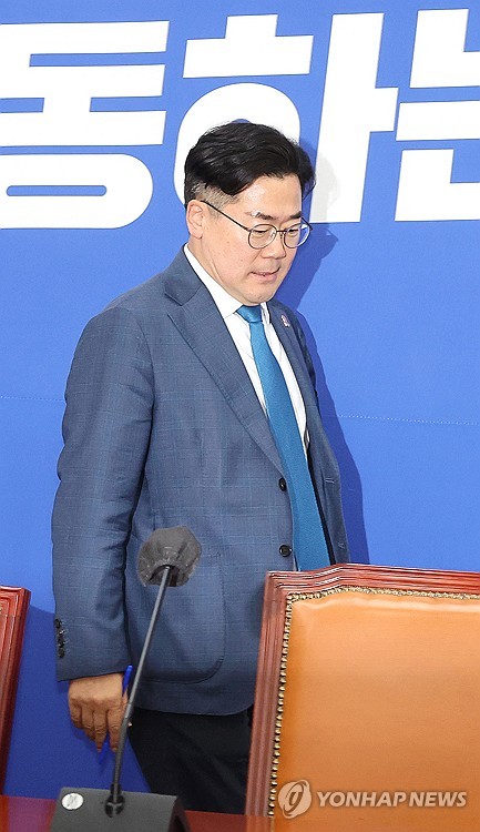 금투세 한발 물러선 민주당…박찬대 "국민 원하는 것 파악해 신중 대응"_한종화