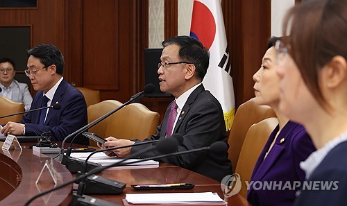 최상목 "정책 시작과 끝은 '현장·국민체감'…정부 의지 단호"_박준형