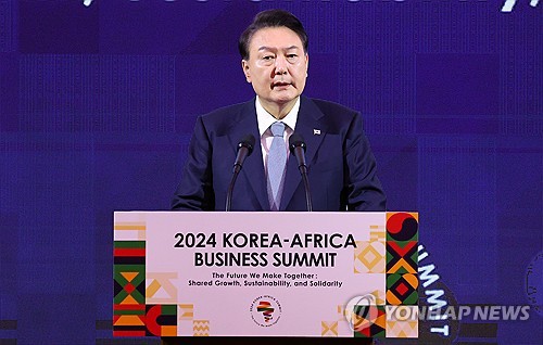 (서울=연합뉴스) 홍해인 기자 = 윤석열 대통령이 5일 서울 중구 롯데호텔에서 열린 '2024 한-아프리카 비즈니스 서밋 개회식'에서 기조 연설을 하고 있다. 2024.6.5 [대통령실통신사진기자단] hihong@yna.co.kr