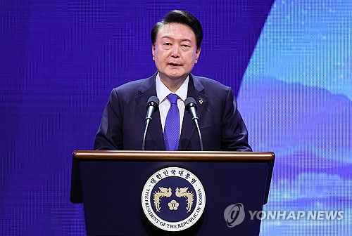 (대구=연합뉴스) 홍해인 기자 = 윤석열 대통령이 25일 대구 엑스코에서 열린 '6·25전쟁 제74주년 행사'에 참석해 기념사를 하고 있다. 2024.6.25 [대통령실통신사진기자단] hihong@yna.co.kr