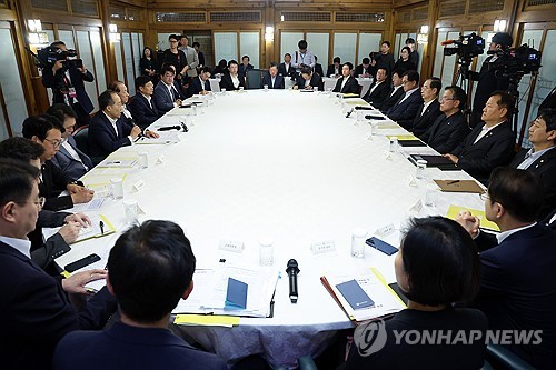 당정 "민생지원금은 심각한 재정부담 야기…배달비 등 비용 낮출 것"_한종화