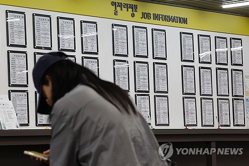 7월 취업자 17만2천명↑…석달만에 10만명대 회복(종합)_최욱