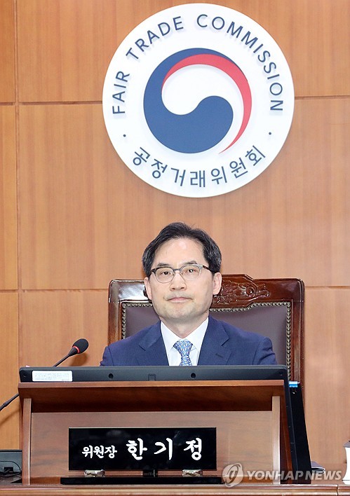 공정위, 외식 프랜차이즈 필수품목 제도개선 점검_김용갑