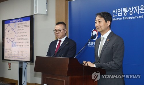 산업장관 "체코 원전, 헐값 수주 아냐…전액 체코 정부 재원으로"(종합)_이효지