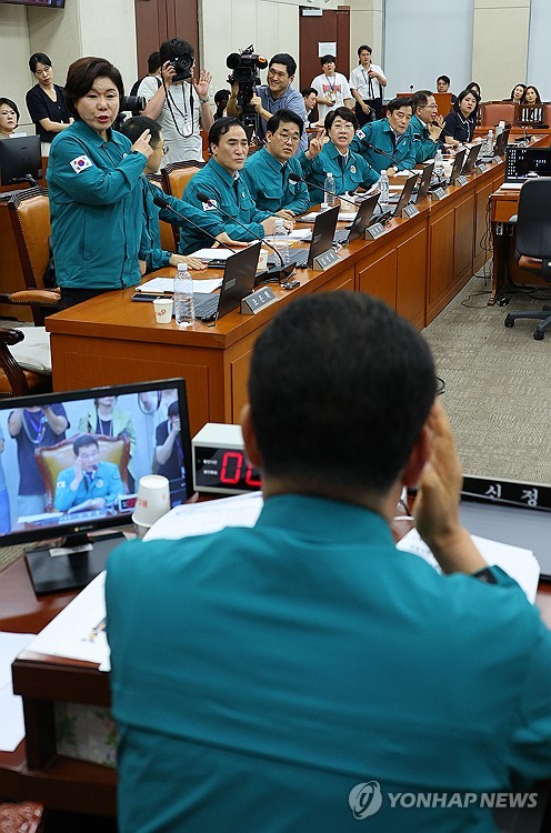'전국민 1인당 25만원' 지원법, 野단독 행안위 통과_한종화