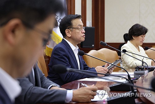 최상목 "7월 물가 일시적 반등 가능성…농산물 수급에 만전"_박준형