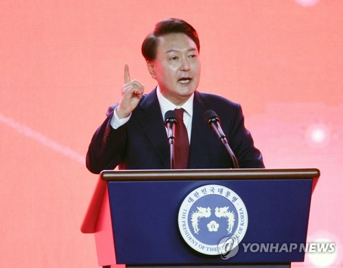 (고양=연합뉴스) 김주성 기자 = 윤석열 대통령이 23일 오후 경기 고양시 킨텍스에서 열린 국민의힘 제4차 전당대회에서 축사하고 있다. 2024.7.23 utzza@yna.co.kr