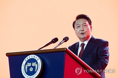 (고양=연합뉴스) 홍해인 기자 = 윤석열 대통령이 23일 오후 경기도 고양시 킨텍스에서 열린 국민의힘 제4차 전당대회에 참석해 축사를 하고 있다. 2024.7.23 [대통령실 제공. 재판매 및 DB 금지] hihong@yna.co.kr