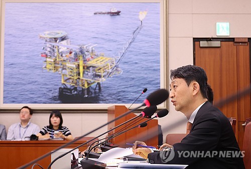 산업장관 "'대왕고래' 수익구조, 국익에 가장 도움 되게"_이효지