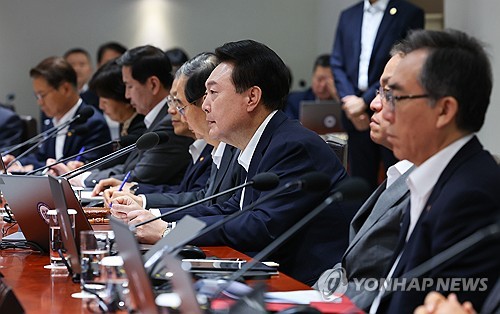 (서울=연합뉴스) 홍해인 기자 = 윤석열 대통령이 30일 서울 용산 대통령실 청사에서 국무회의를 주재하고 있다. 2024.7.30 [대통령실통신사진기자단] hihong@yna.co.kr