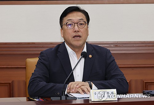 김병환 "취약층 과감한 채무조정 추진…경제적 재기 적극 지원"_이현정