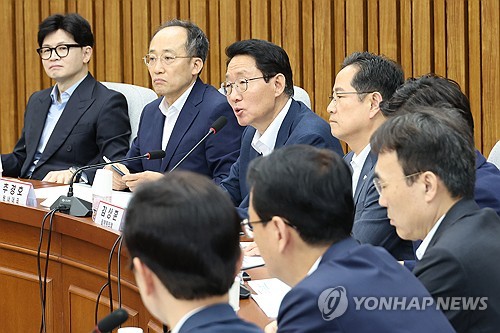 與 정책위의장도 한은 금리 동결에 "존중하지만 아쉽다"_한종화