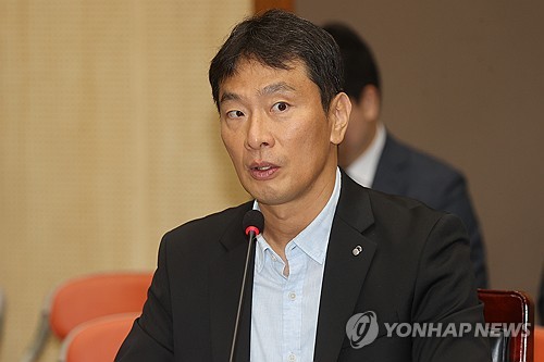 입장 바꾼 이복현 "가계대출 규제 은행 자율적으로 관리"_이현정