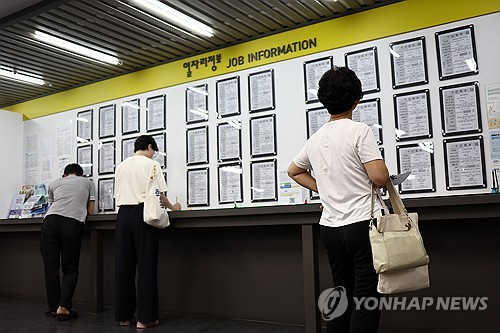 8월 취업자 12만3천명↑·두달째 10만명대…건설업 4개월째↓(종합)_최욱