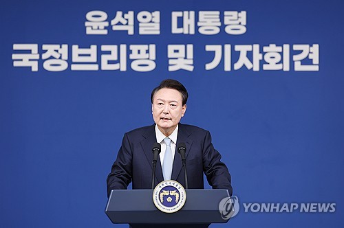 尹 "노후소득 다층적 보장 위해 개인연금에 세제 인센티브"_최욱