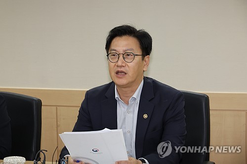 기재차관 "물가안정 목표에 도달…향후 2% 초반서 안정"_박준형