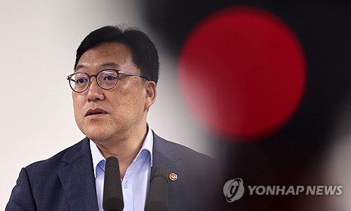 김병환 "美 금리인하로 레버리지 확대 우려…부채관리 기조 유지"_정원