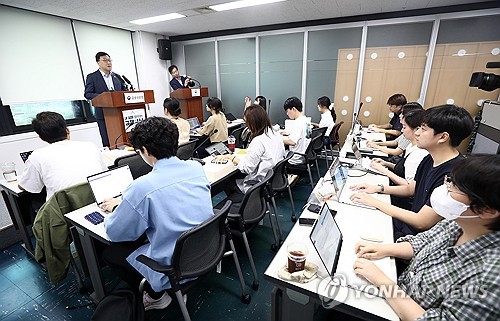 김병환 "이달 들어 가계부채 증가세 둔화…정책 효과 나오고 있다"_정원