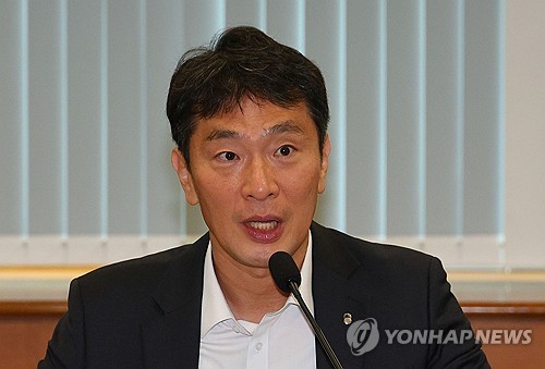 이복현 "고려아연 공개매수 관련 불공정거래 조사 착수"_정필중