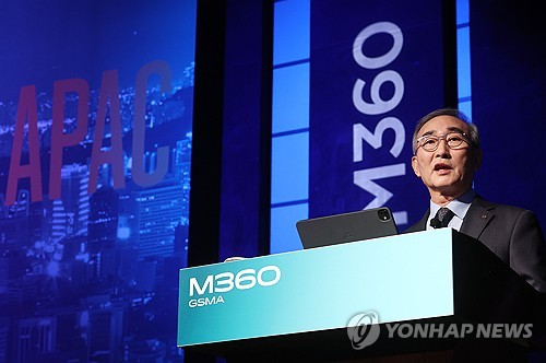KT 김영섭 "AI와 통신 융합 주도…협력이 핵심 역량"_김학성