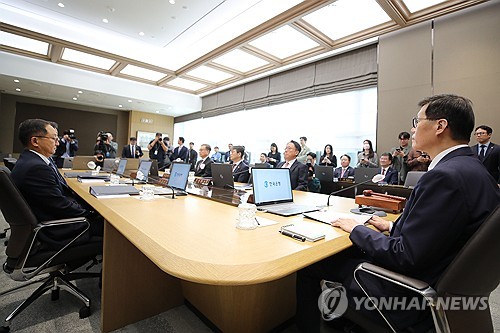 [금리 인하 배경과 전망] 내수 지원 시급…집값 동향 주의(종합)_오진우
