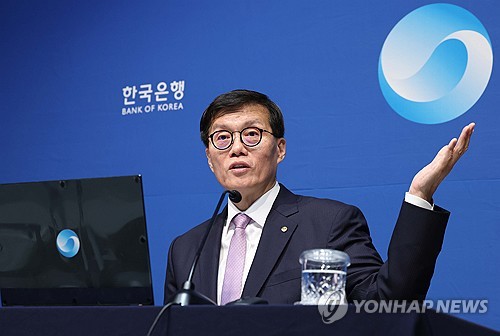 GDP 충격이어 10월 CPI 1% 초반 전망…한은 압박받을까_김정현
