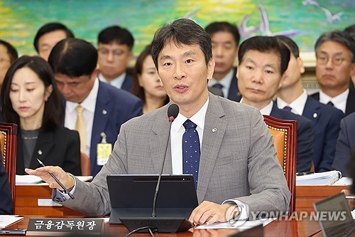 국감 질타 버틴 이복현…금감원 연내 남은 과제는_박경은