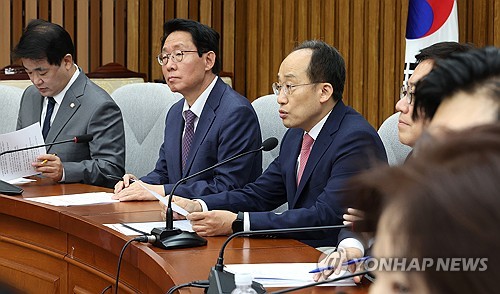 與 "민주당 10조 지역화폐 주장, 부양효과 없는 전형적 포퓰리즘"_한종화