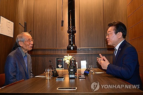 윤여준 "국정 최우선은 경제…이재명 전문성 있어 그나마 다행"_정지서
