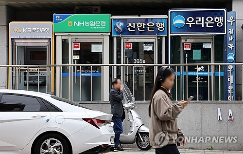 '고금리 부담 여전'…5대銀, 3분기까지 부실채권 5조 털어내_윤슬기
