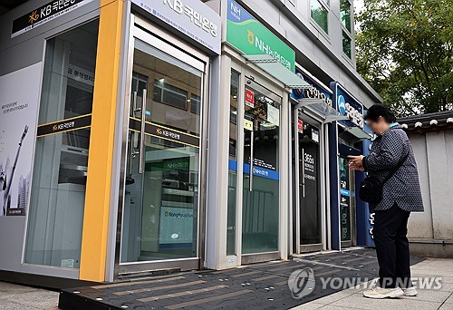 5대銀, 예대금리차 석 달 연속 확대…10월 평균 1.036%p_윤슬기