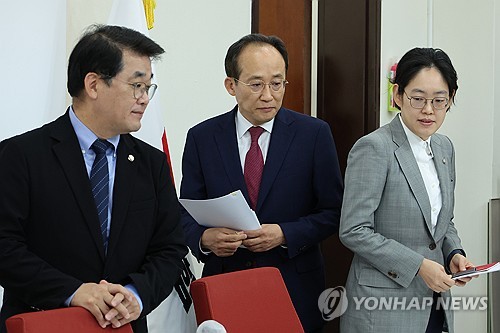 여야, '예산 국회' 앞두고 기싸움…'특검' 충돌_한종화