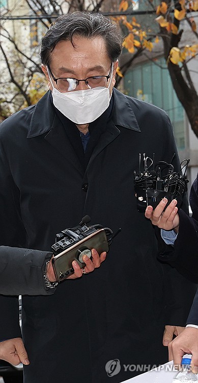 법원, 손태승 전 우리금융 회장 구속영장 기각…"다툴 여지 있어"_이수용