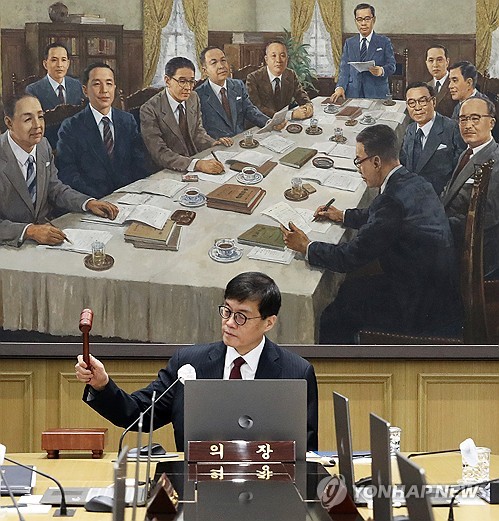이창용 "기준금리 추가 조정 필요 있다고 판단…성장 불확실성 높아"(상보)_김정현