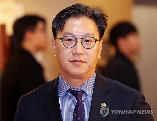 기재차관, 재경관에 "불필요한 오해 없도록 현지서 긴밀히 소통해달라"_박준형