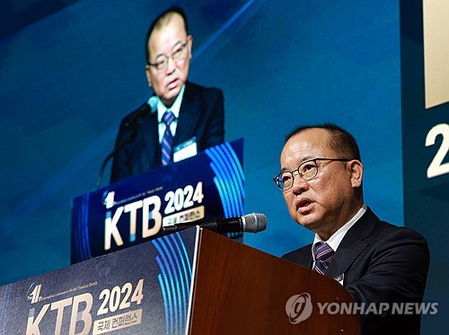 인사말하는 황정욱 연합인포맥스 사장