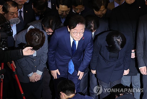 이재명 "계엄선포 원천무효…정상사회 돌아가는 계기 될 것"_한종화