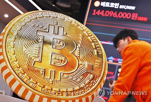 트럼프, 비트코인 응원하러 중동행…트럼프발 열풍 계속된다_정윤교
