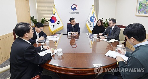 최상목, IMF 수석이코노미스트 만나 韓경제·금융 상황 설명_박준형