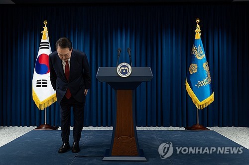 불안한 정치 상황에 금융정책 동력도 '뚝'_이수용