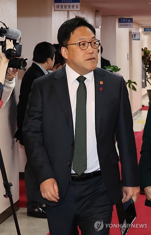 김병환, 내일 5대 금융지주 회장 만나 시장 안정화 논의_정원