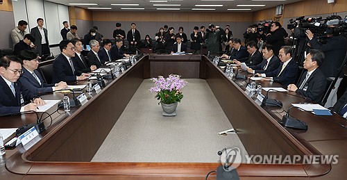 5대 금융지주 회장들 "유동성 문제 전혀 없다"_정원