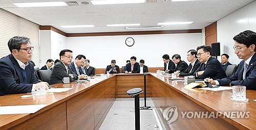 최상목 "대외신인도 관리 방안 속도감 있게 추진"_박준형