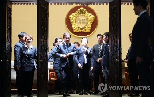 [탄핵안 가결] 이재명 "1차전 승리…尹파면 위해 함께 싸우자"_한종화