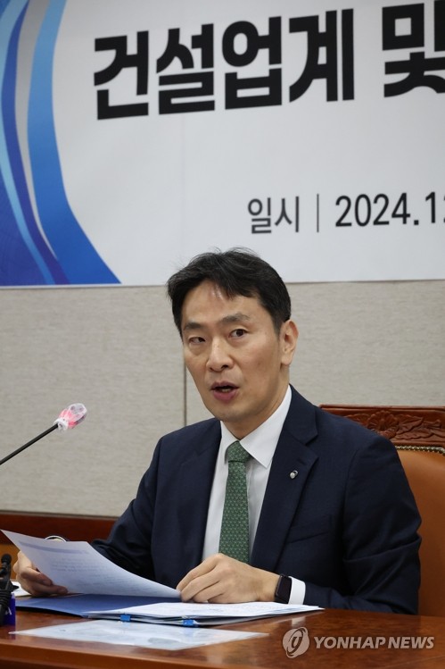 [신년사] 이복현 "대내외 불확실성 고조…굳건한 금융시스템 만들 것"_윤슬기